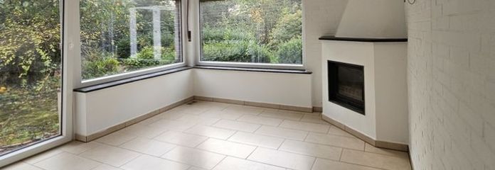 Przestronne mieszkanie z ogrzewaniem podłogowym (pompa ciepła), ogrodem + garażem do wynajęcia w Siedenburgu!