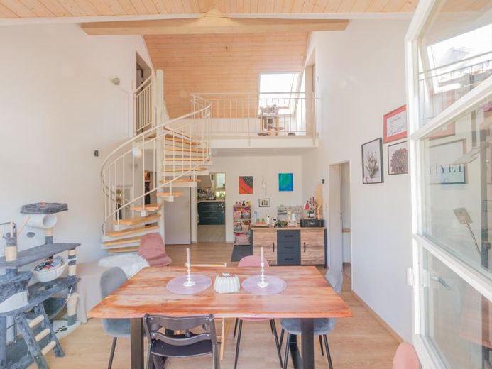 Schöne 6 Zimmer Maisonette Wohnung mit 2 Balkonen in Tennenbronn zu vermieten! – फोटो 1