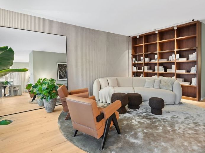 Individuelles Wohnen für den besonderen Anspruch: Exklusive 4-Zimmer-Wohnung mit separatem Apartment – Foto 1