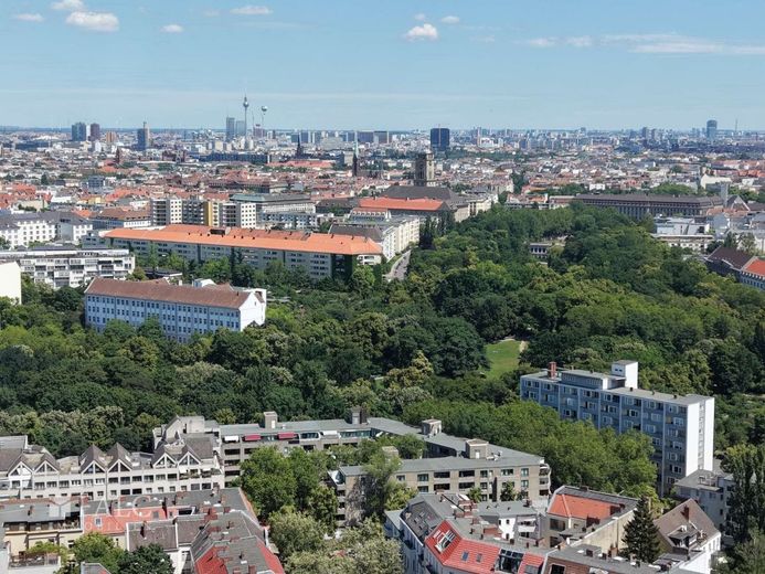 **Stilvoll wohnen in Berlin-Wilmersdorf mit Fahrstuhl**- FALC IMMOBILIEN – Außenansicht