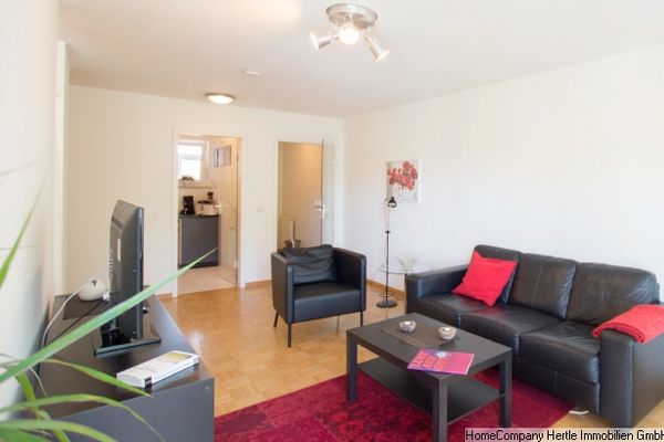 Modern möbliert mit Balkon für 2-6 Monate fußläufig zum Bahnhof und Innenstadt, Freiburg.