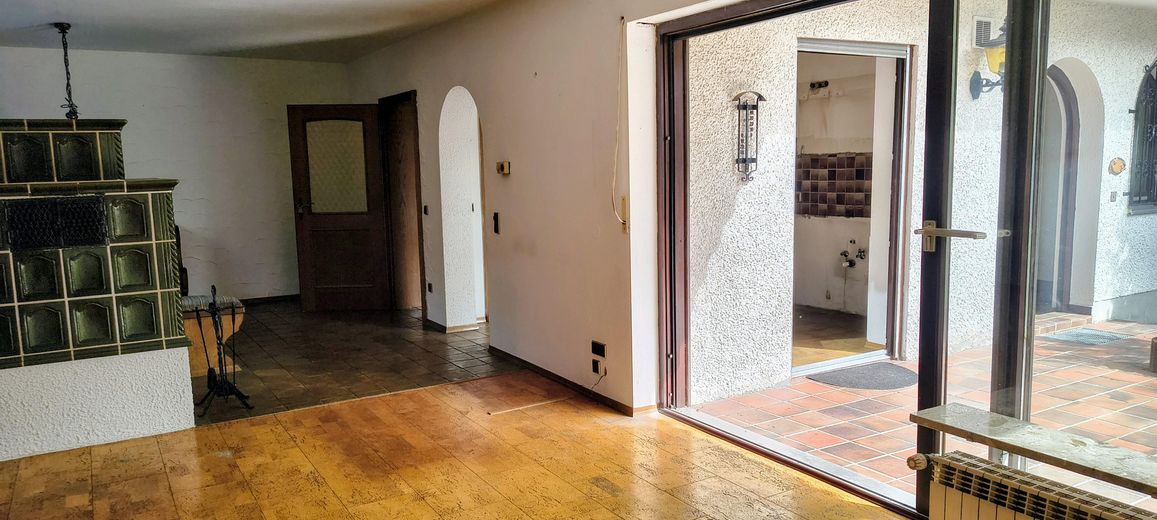 Bliźniak w Olching, ok. 283 m² pow. działki, ok. 155 m² pow. mieszkalnej, w najlepszej lokalizacji, bez prowizji, od osoby prywatnej – Wohnzimmer/Esszimmer