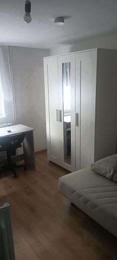 Kernsanierte Souterrain Wohnung möbliert – Foto 2