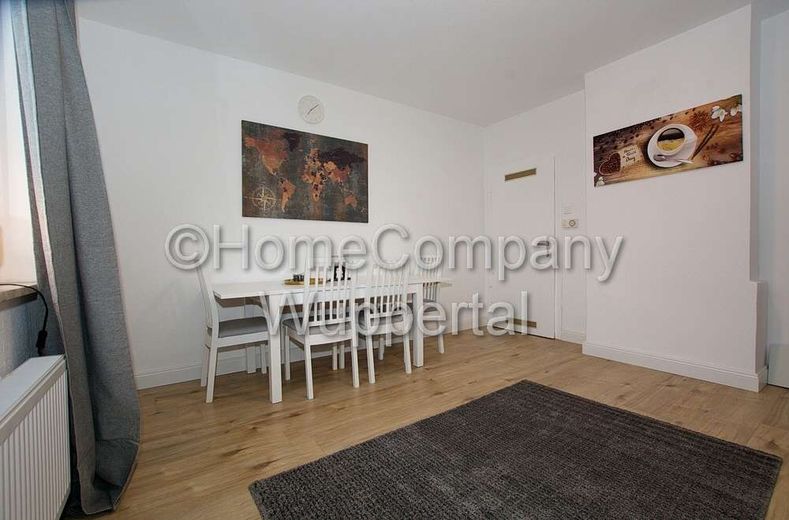 Modernes Apartment mit neuem Bad und Internetzugang in der Südstadt – 173e4427b83d017be3939751895c9b9d1d4f2fb5.jpg