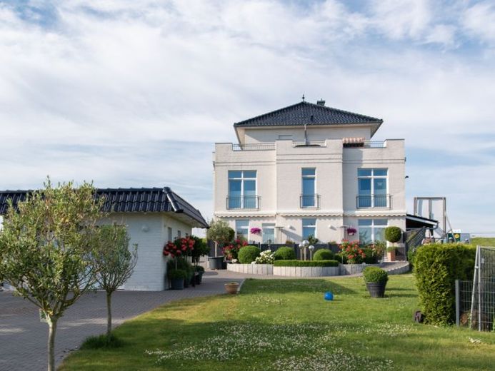 1 Reihe Villa am Strand,Kieler Förde, ***Mehrgenerationenhaus*** – Foto 1