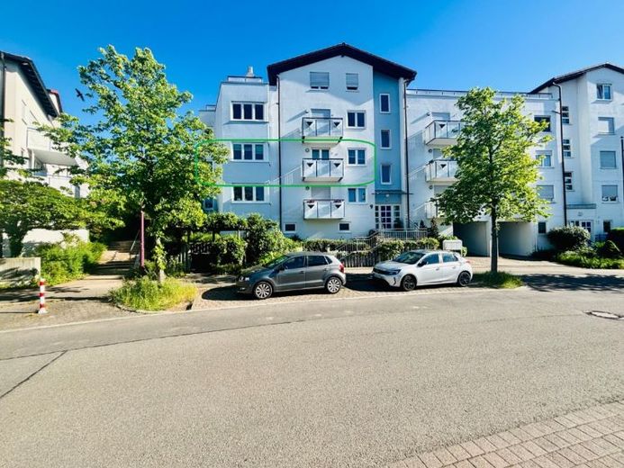 Großzügige 5,5-Zimmer-Wohnung in begehrter Höhenlage von Döffingen zu verkaufen – Foto 1
