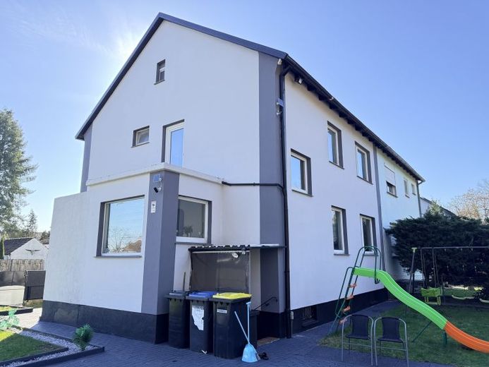 Modernisierte DHH mit Wohnkeller auf familienfreundlichem Grundstück zwischen Gümmer und Dedensen – Foto 1