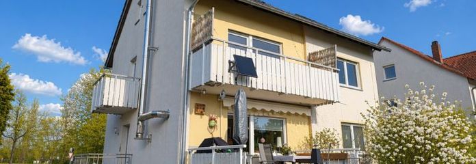 Selbst einziehen und Rendite sichern: Mehrfamilienhaus mit laufenden Einnahmen und freier Einheit