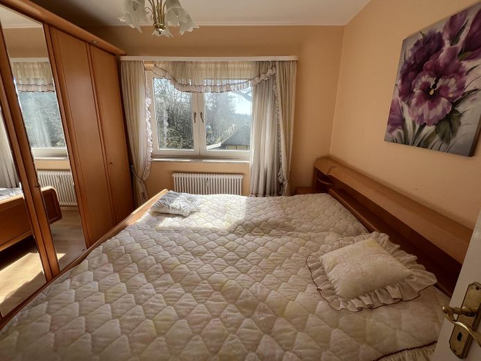 Traumhafte 4 Zimmer Wohnung mit unverbautem Blick – Schlafzimmer