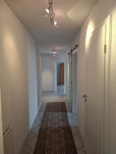 Helle 3-Zimmer Eigentumswohnung mit zwei Balkonen in ruhiger Lage von Karlsruhe-Neureut – Eingangsbereich Flur