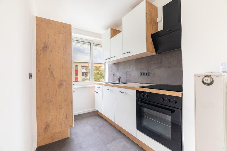 **Frisch Saniert, Einbauküche,Balkon, 5 Minuten zu Fuß am See – Foto 6