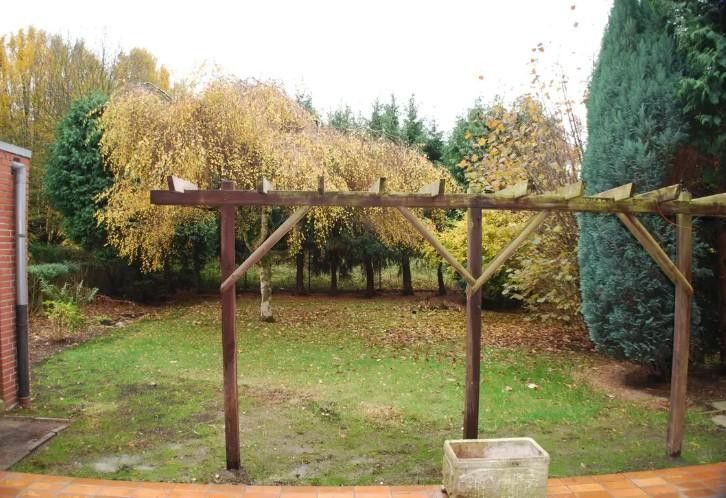 Großzügige Erdgeschoss Wohnung mit Garten und Garage – Garten