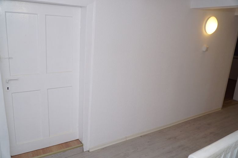 Vollständig renoviertes und modernisiertes 5-Zimmer-Einfamilienhaus in Eichendorf – OG Flur