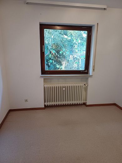 Guter Preis - 777m² Grund, Bungalow, Vollkeller, Garage in Bestlage Stadt Heusenstamm, ruhig gelegen – EG Zimmer 8,8 m²