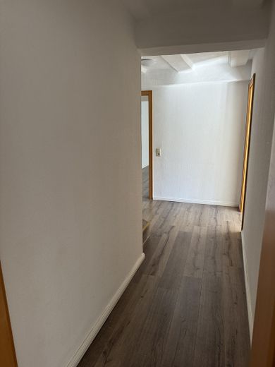 Mitten im Leben - Wohnung Kornmarkt 4 -4ZKB-  zu vermieten! – Flur