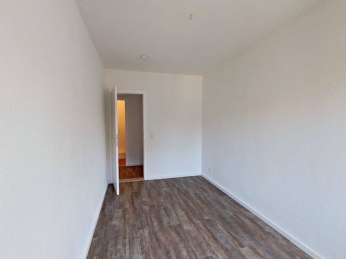 Schicke 3-Zimmer-Wohnung mit BALKON und EINBAUKÜCHE – Ansicht II: Schlafzimmer II