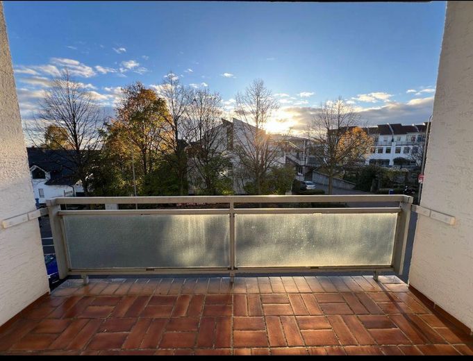 Renovierte 2-Zi-Whg in zentraler Lage von Frankfurt-Bergen Enkheim Stellplatz inklusive – Foto 2