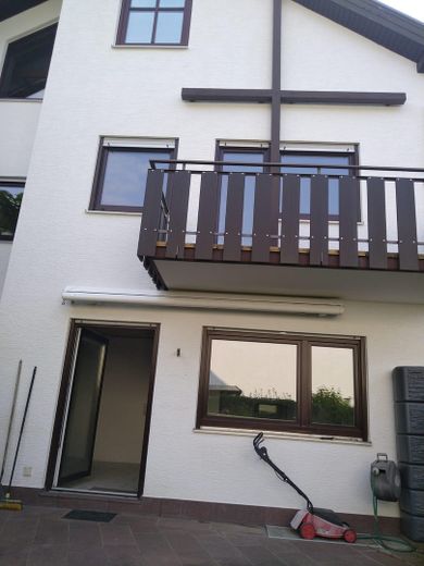 Rückansicht mit Balkon