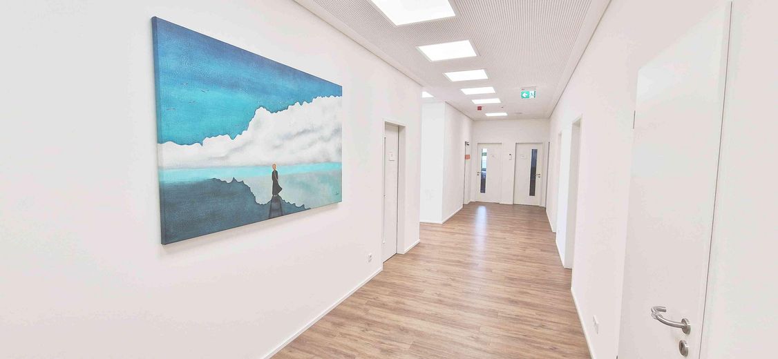 Moderne Co-Working Arbeitsplätze | Hürth-Gleuel nahe Autobahnkreuz Köln – Flur OG hinten