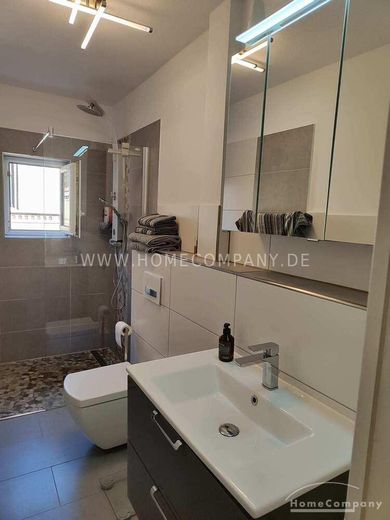 Schöne, moderne 4 Zi.-Wohnung, 1. OG, komplett und hochwertig ausgestattet. In ruhiger Lage Nähe Hbf und City. – db24f149db94099114e770e5da9447991e473fa4.jpg