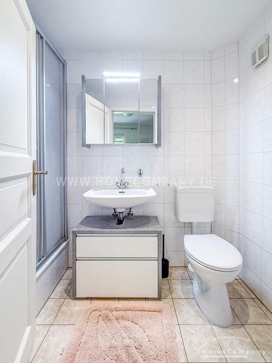 14050 HomeCompany Dresden مفروش/مؤثث شقة جميلة من 3 غرف في فايسن هيرش مع استخدام الحديقة بحد أقصى 3 أشخاص – 84540727a6dcc12157540d572f71a99a45b83f87.jpg