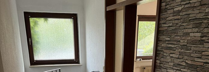 Attraktive Maisonette mit Südbalkon, zwei komplett renovierten Bädern und neuer Küche in Brühl – Eingangsbereich