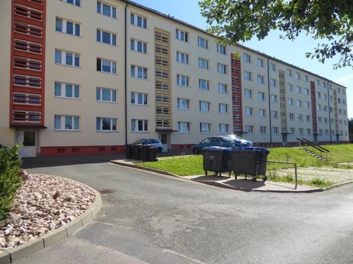 Kapitalanleger oder Eigennutzer... helle 3 Zimmer Wohnung mit Balkon und PKW - Stellplatz im 1. Obergeschoss – Foto 1