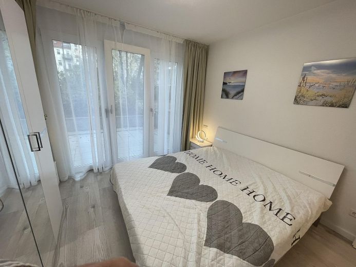 3 Zimmerwohnung am Alexanderplatz EG eigner Garten TG Möbliert Doorman – Schlafzimmer