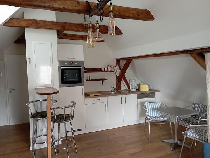top saniertes Bauernhaus mit Resthof – Küche DG