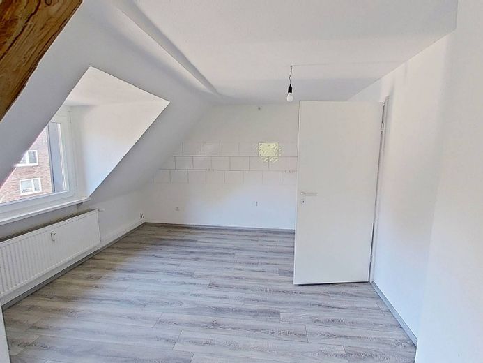 Moderno appartamento di 3 locali con bagno finestrato e tanti comfort a Duisburg-Meiderich – Ansicht IV: Wohn- und Esszimm…