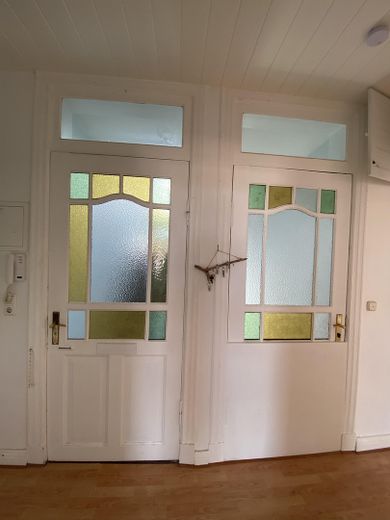 Sofortbezug! Helle 5-Zimmer-Altbauwohnung m. Balkon über den Dächern von Kiel zu kaufen. – Wohnungstüren innen