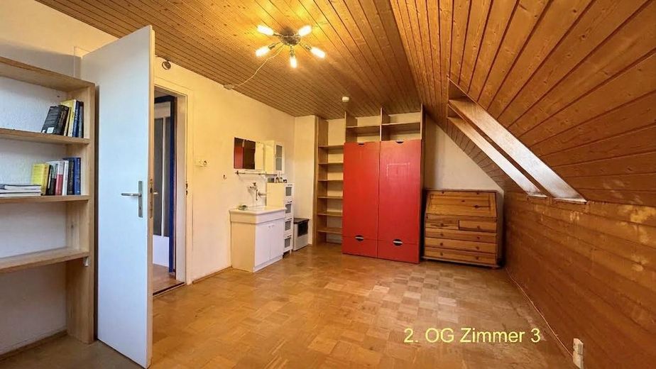 Przestronny dom rodzinny z ogrodem, 8 pokojami i trzema poziomami mieszkalnymi w spokojnej lokalizacji – sprzedaż prywatna – Zdjęcie 25