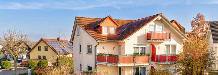 Neuwertiges und aufgeteiltes MFH mit 4 leeren Wohnungen! Provisionsfrei!