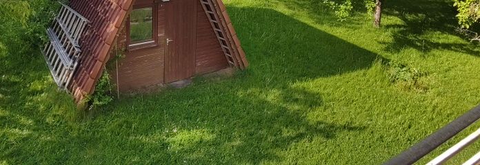 Garten mit Gartenhaus