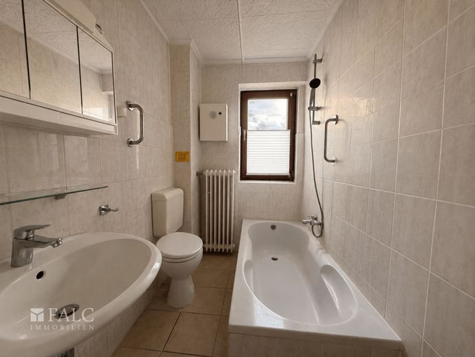 6 Einheiten. Voll vermietet. Kapitalanlage in Nortorf. – Wohnung 2 Badezimmer (Raum digital leergeräumt)