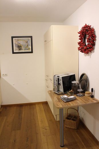 Küchenzeile mit Kühlschrank