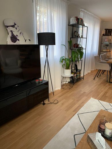 Moderne 4-Zi.-Maisonette mit Wärmepumpe, Einbauküche & Aufzug in Metzingen-Mitte – Foto 6