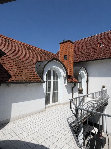 Provisionsfrei: Exklusive 4 Zimmerwohnung mit außergewöhnlicher Architektur – Südterrasse