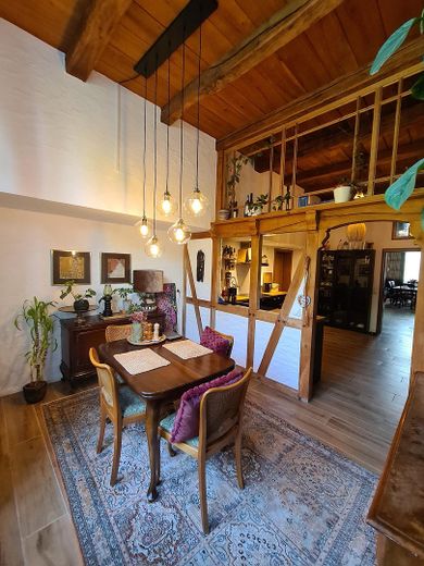 Historisches Bauernhaus mit Galerie, Kamin & Garten - stilvoll saniertes Wohnen mit Charakter – Bauernstube/Küche