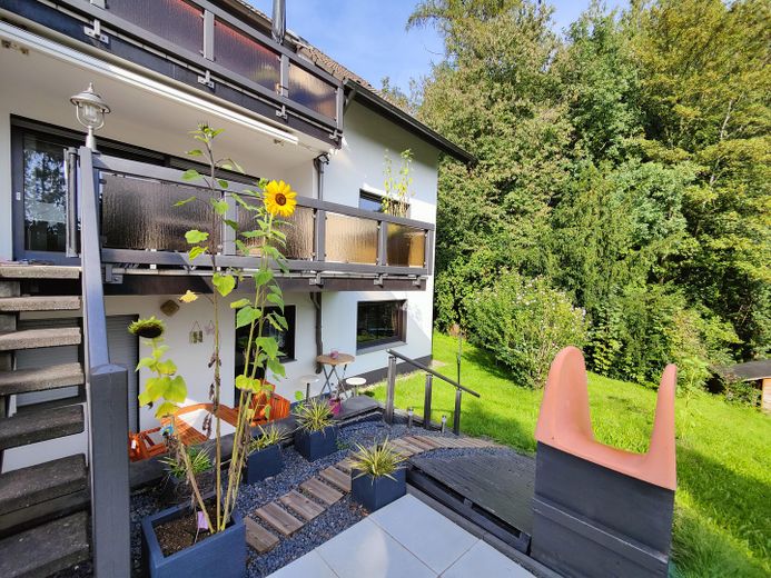 Dreifamilienhaus im Grünen mit großem Grundstück – Foto 18