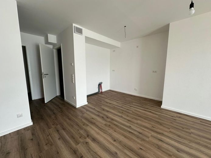Wohnzimmer (offene Küche)