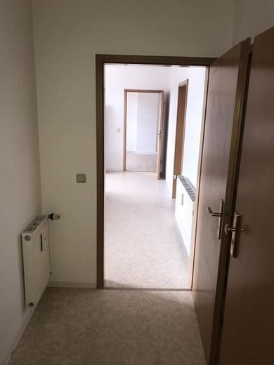 Einbauküche! Günstige DG 3-Zimmer mit Laminat und Wanne in guter Lage! – IMG_3610