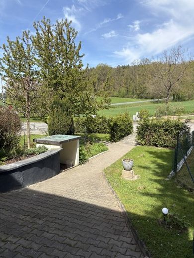 Etelskirchen einzigartiges saniertes Mehrfamilienhaus für 5 Einheiten – Doppelhaus 3-R 100qm Höchstadt Aischf 002