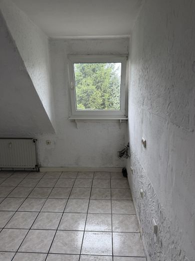 Spokojne mieszkanie 3,5-pokojowe w samym centrum Oberhausen – z dużym potencjałem – Zdjęcie 3