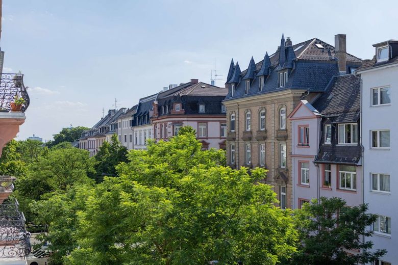 Charmantes Apartment mit Sonnenbalkon im Frankfurter Nordend – Ausblick