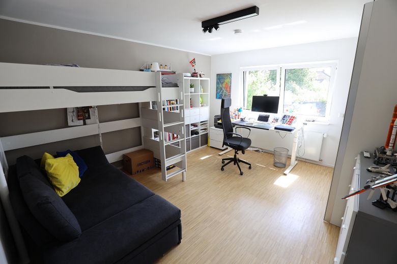 Hochwertiges, modernes Einfamilienhaus | Großer Garten | Sanierung 2014 | Klimaanlage | PV-Anlage – Kinderzimmer 3 (EG)