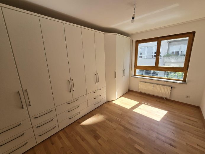 Büro mit Einbauschrank