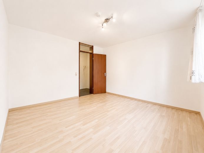 Helle 3-Zimmer-Wohnung in Top-Lage von Renningen – Kinder/Arbeit