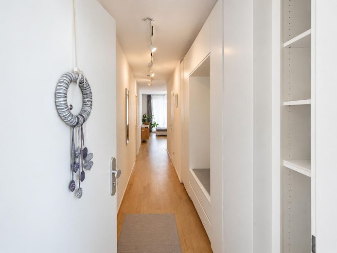 Comfortabel, gemeubeld appartement met parkeerplaats op een centrale locatie in Konstanz – Eingang zur Wohnung