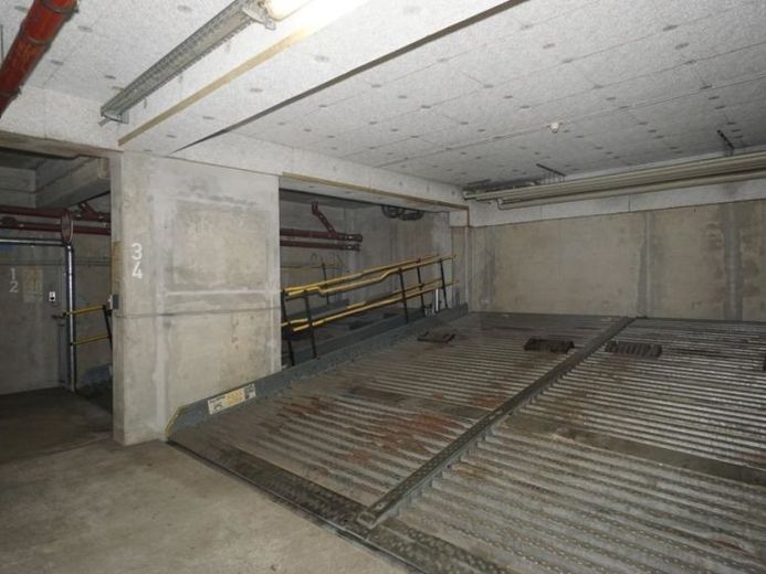 Posto auto duplex nel parcheggio sotterraneo di Zwickau – Foto 1